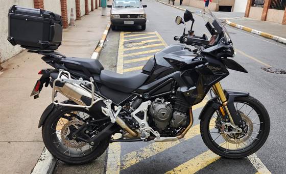 TRIUMPH TIGER 1200 BLACK EDITION TRIUMPH TIGER 1200 BLACK EDITION